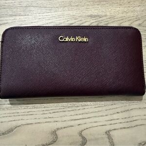 Calvin Klein Zip Around Long Wallet